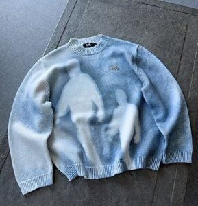 Blurred Silhouette Gradient Knit