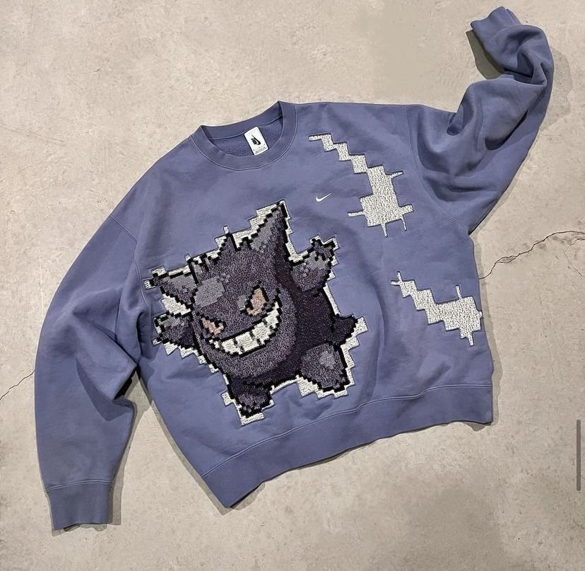 Pixel Graphic Character Sweatshirt – Dust Blue